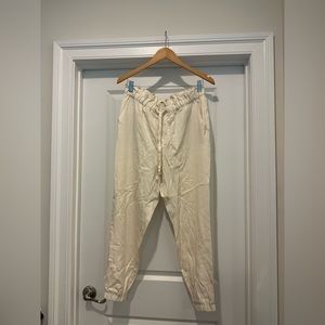 Banana Republic Size 10. Gently worn and in great condition.